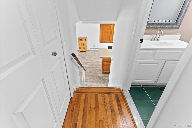 Building Photo - 25690 Glamorgan Dr