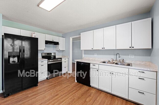 Building Photo - 293 Twin Pines Dr