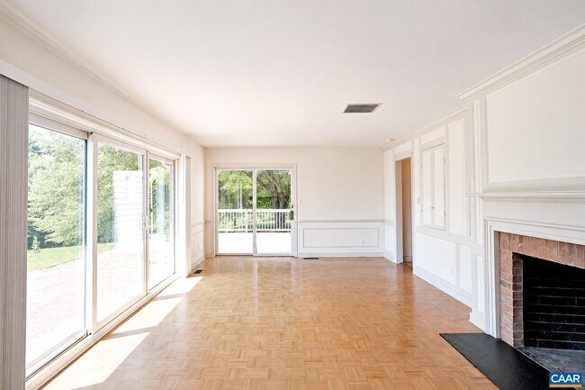 Building Photo - 360 Jeffers Dr