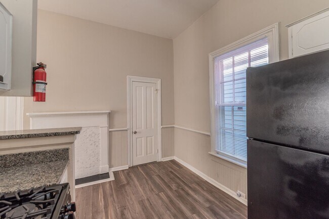 Building Photo - 1 bed/1 bath house for rent close to Downtown Augusta, with off-street parking!