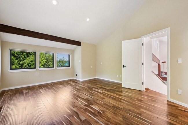 Building Photo - Stunning 3,146 Sq. Ft. Olympia Waterfront ...