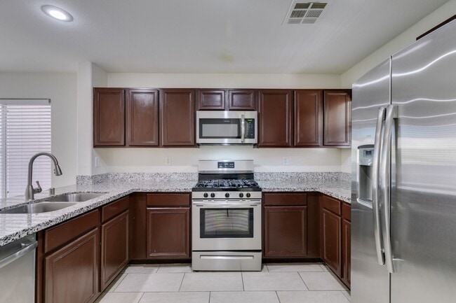 Building Photo - SOUTH WEST 3 BEDROOM UPDATED HOME WITH BALCONY