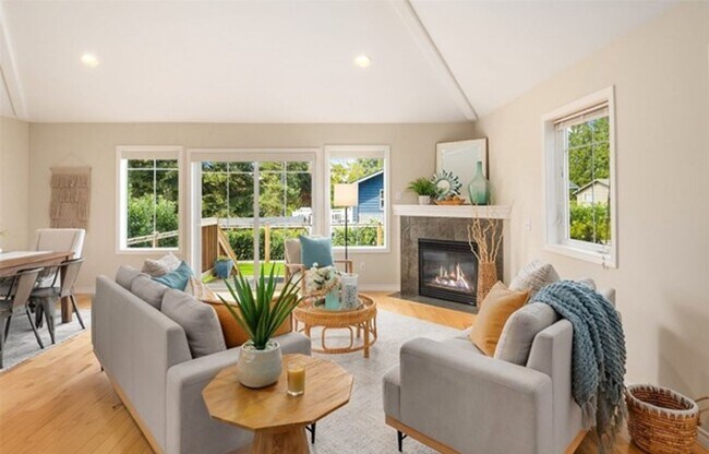 Building Photo - Impeccably Maintained and Wonderfully Updated Kenmore Home with 3 Bed and 2.5 Bath