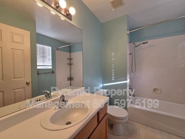 Building Photo - 2056 S 1600 W