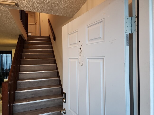 Building Photo - 3001 S Pines Dr