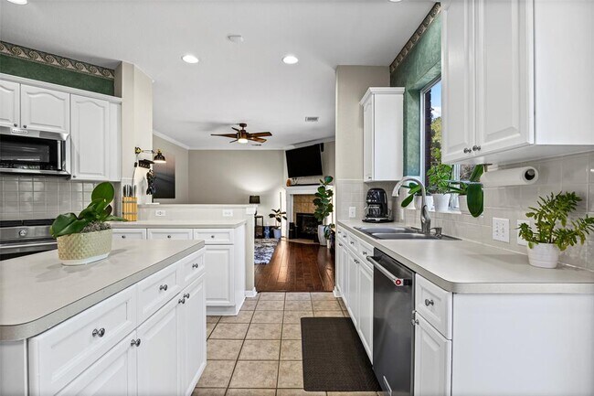 Building Photo - 13019 Scofield Farms Dr