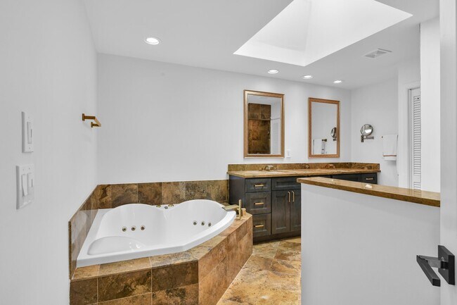 Building Photo - 753 Villa Portofino Cir