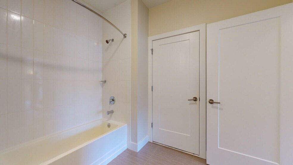 Building Photo - 545 Bedford St