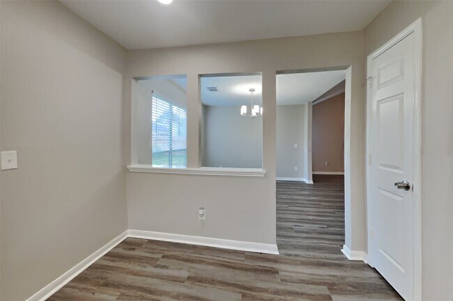 Building Photo - 19018 Oakway Dr