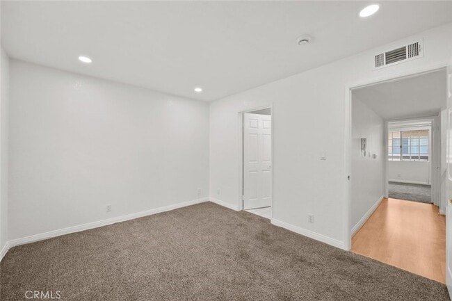 Building Photo - 333 W Alameda Ave