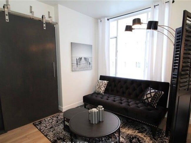 Building Photo - 140 Linden Ave