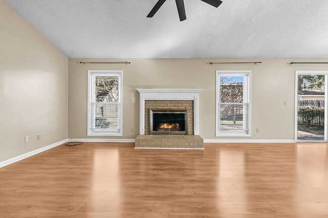 Building Photo - 111 Hopper Dr