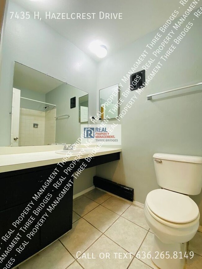 Building Photo - 7435 Hazelcrest Dr