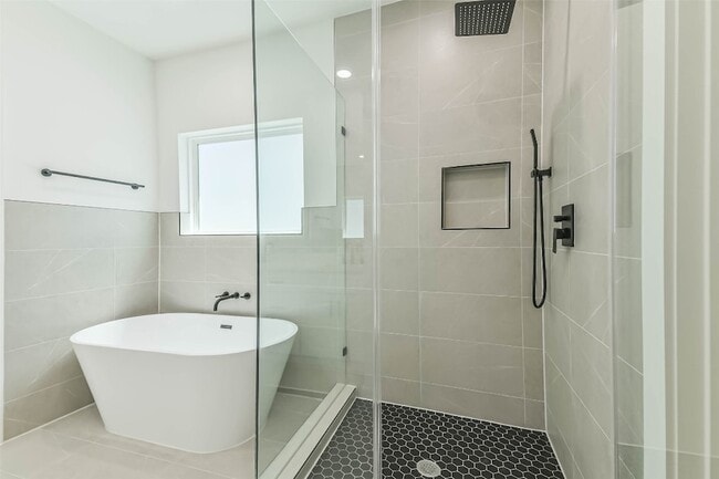 Building Photo - 5703 Balbo St