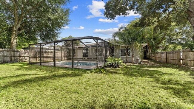 Building Photo - 309 W South Ave