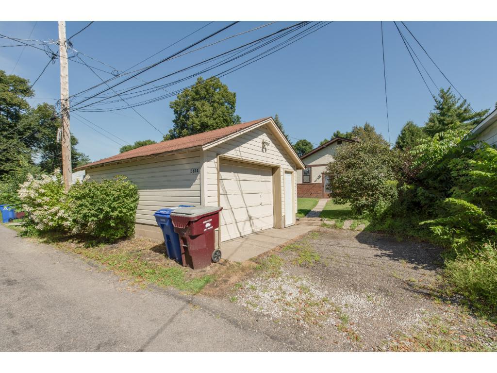 Building Photo - 1674 St Clair Ave