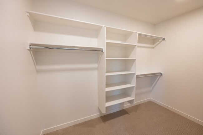 Building Photo - Riverside Townhomes - Waterfront Living in...