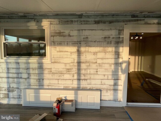 Building Photo - 1819 Sherman Dr