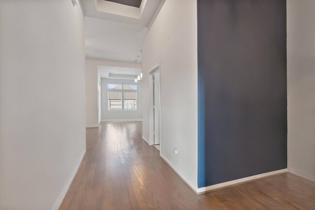 Building Photo - 14018 Lago Crk Ct