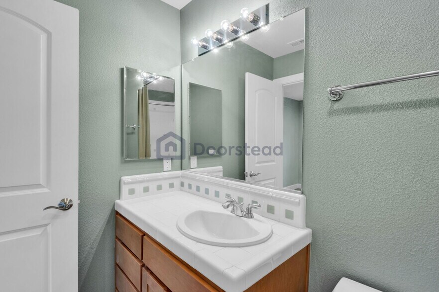 Building Photo - 508 Solomon Ter