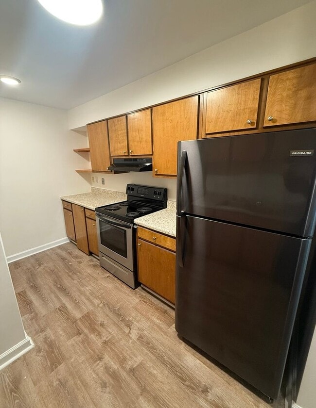 Building Photo - 1512 Benjamin Pkwy