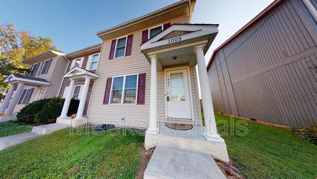 Building Photo - 1003 Fairway Gardens Dr
