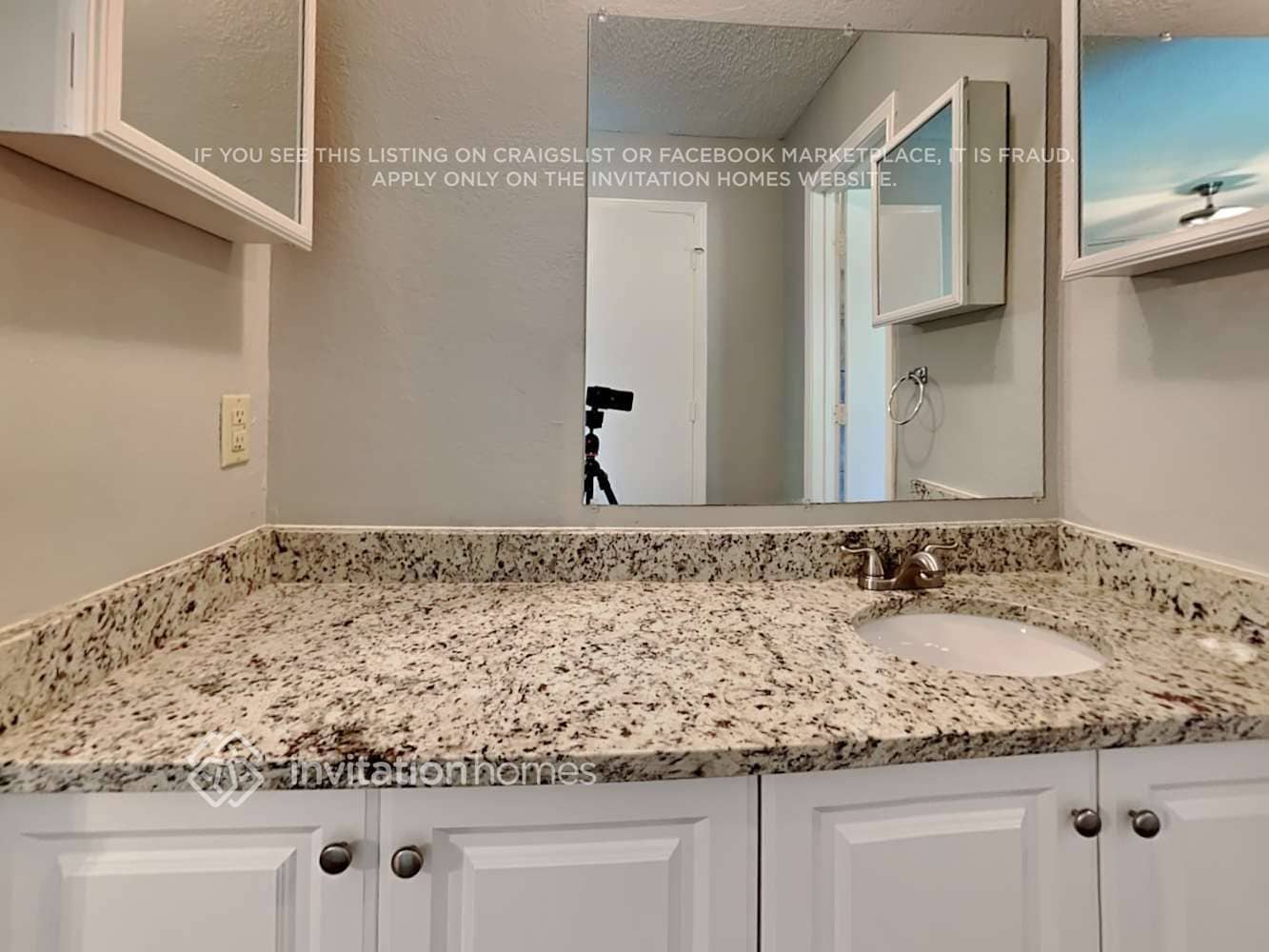 Building Photo - 6476 Green Ridge Dr