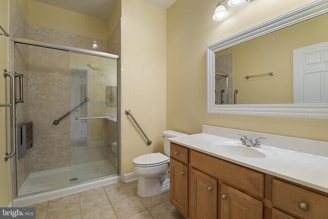 Building Photo - 35 E All Saints St