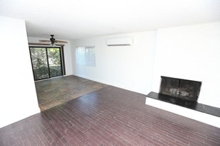 Building Photo - 4776 Don Miguel Dr