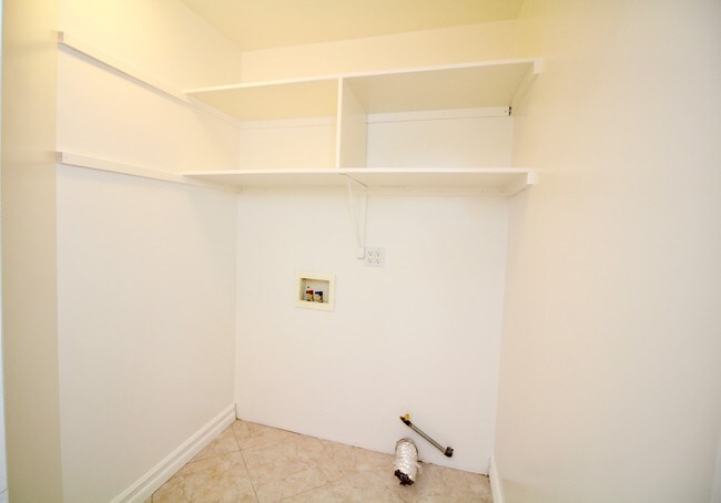 Building Photo - 4420 Lowell Ave