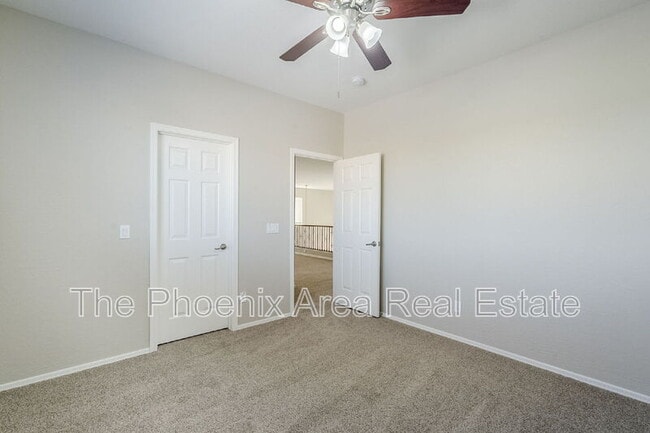 Building Photo - 45929 W Sky Ln