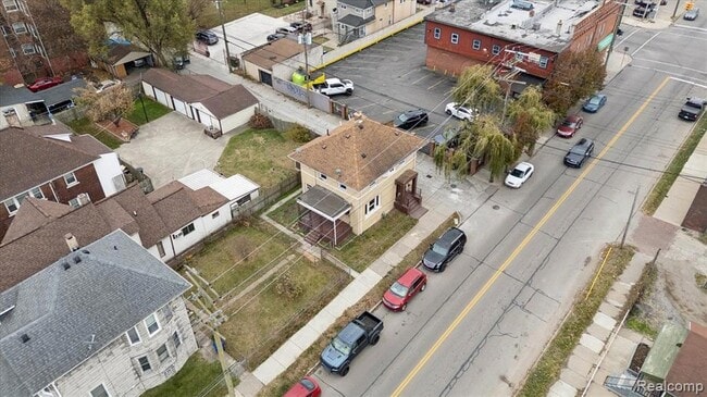 Building Photo - 5421 Toledo St