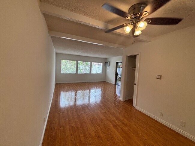 Building Photo - 1147 San Rafael Ave