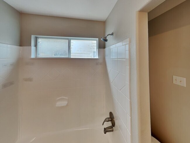 Building Photo - 12806 Boris Cove Trail