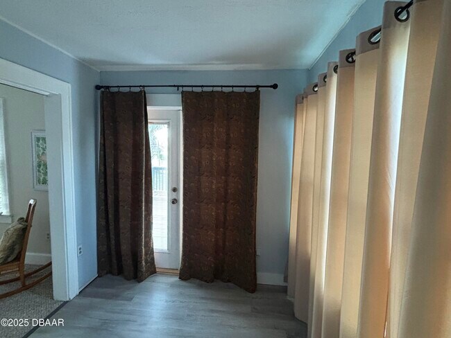 Building Photo - 528 Bostwick Ave