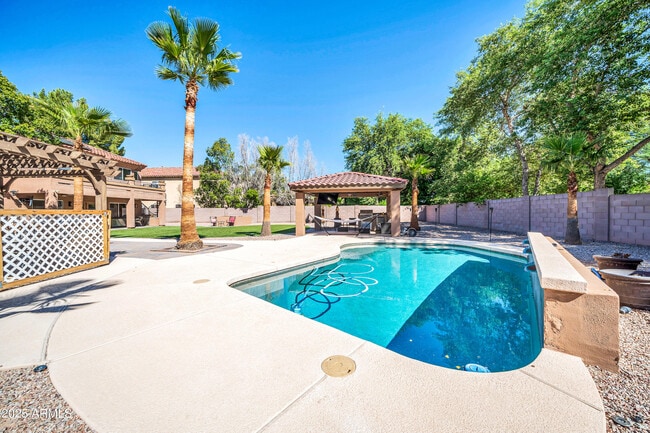 Building Photo - 7149 W Avenida Del Sol