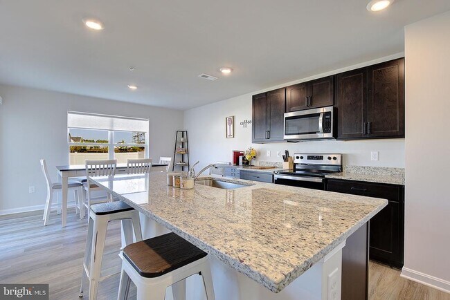 Building Photo - 134 Charming Frst Ave