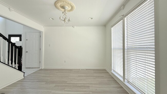 Building Photo - 124 Bonita Dr