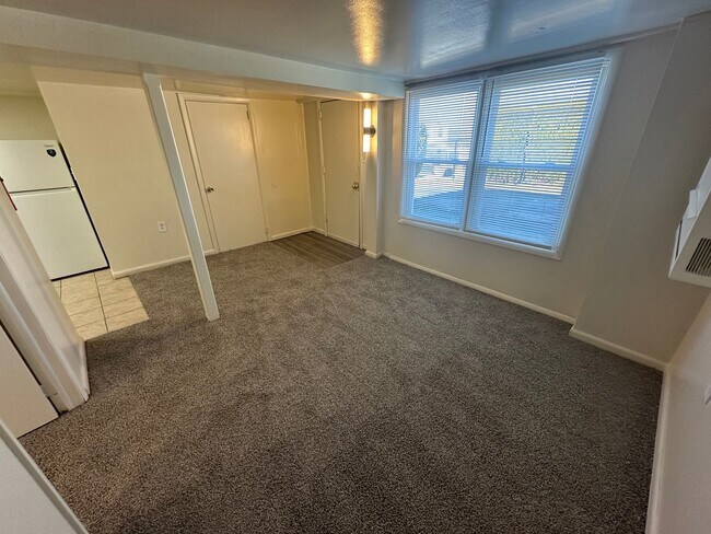 Building Photo - 3414