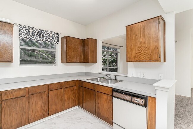 Building Photo - 3329 Rosedale Ave