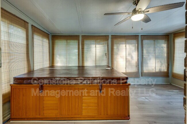 Building Photo - 4860 Cimarron Way