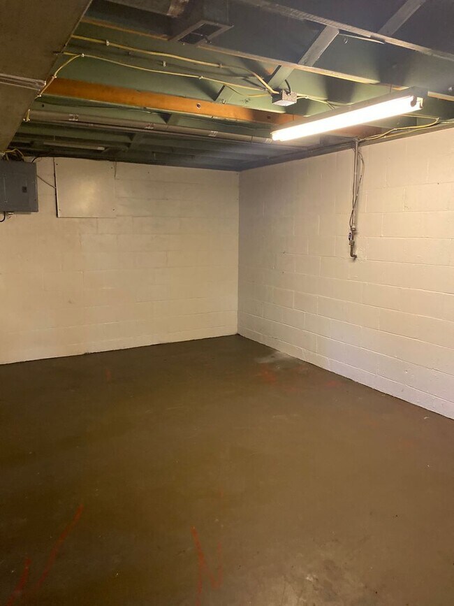 Building Photo - 2-Bedroom House with Detached Garage & Basement — Lafayette's North End