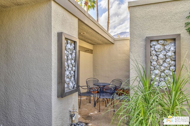 Building Photo - 1183 Tiffany Cir N