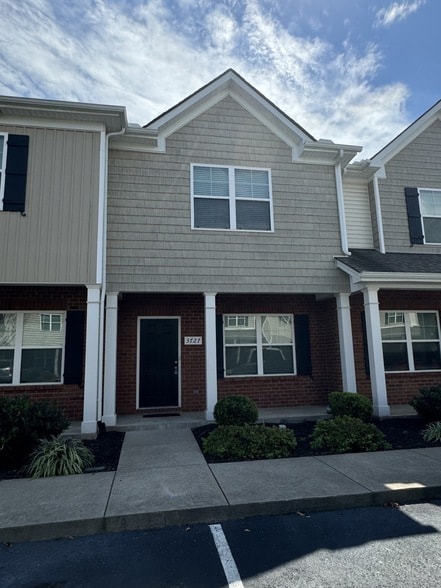 Building Photo - 3727 Selina Dr