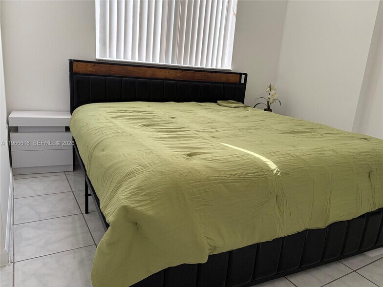 Building Photo - 18800 NE 29th Ave