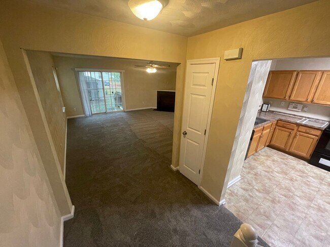 Building Photo - GORGEOUS SINGLE FAMILY 3BR/2.5BA PARK PLAC...