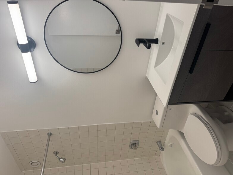 Building Photo - 211 E Ohio St