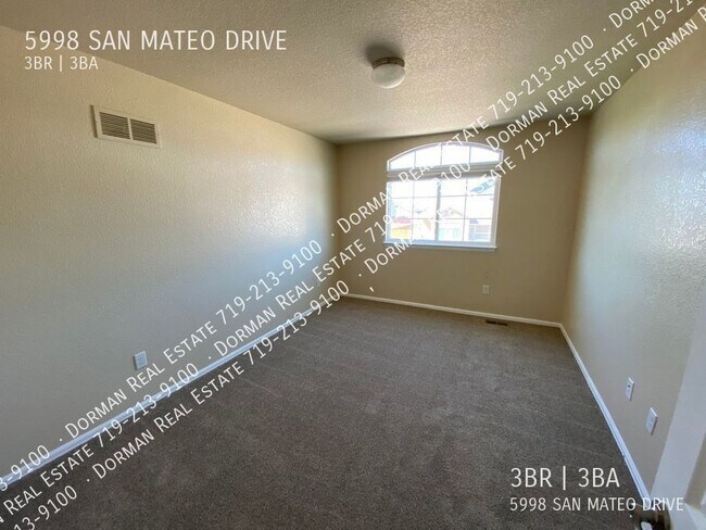 Building Photo - 5998 San Mateo Dr