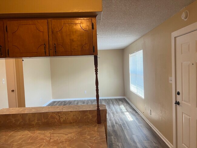 Building Photo - 2305 Downey St