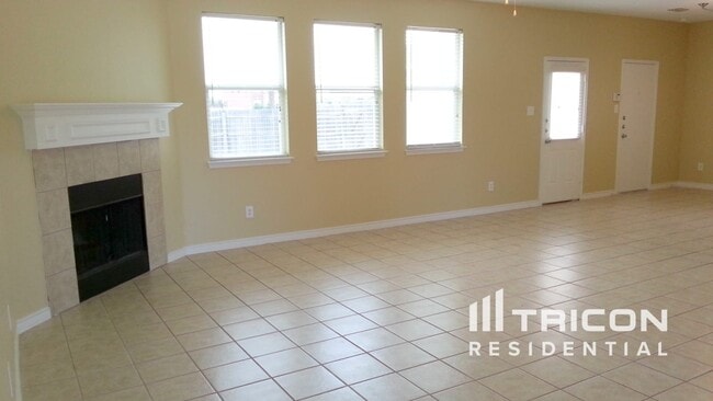 Building Photo - 1625 Ambercrest Dr